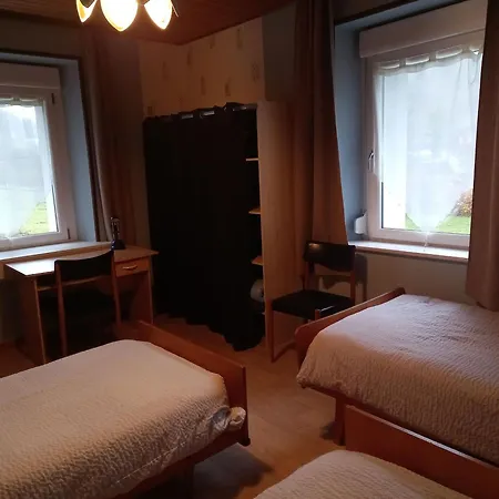 En Pleine Nature, Proche De La Bresse Avec Activites Familiales, Terrasse Et Poele A Bois - Fr-1-589-70 *