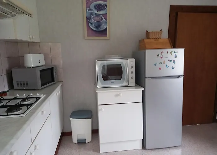 En Pleine Nature, Proche De La Bresse Avec Activites Familiales, Terrasse Et Poele A Bois - Fr-1-589-70 *